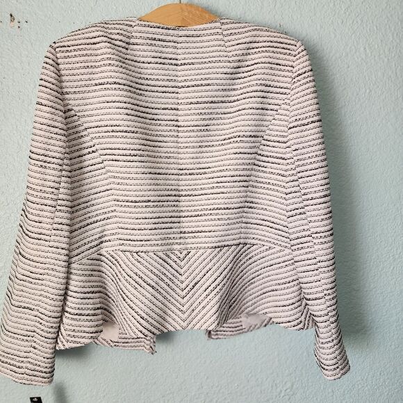 Tahari Striped Black and White Blazer - Picture 6 of 14